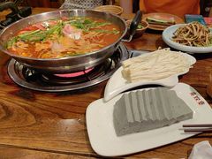 -亮欢寨酸汤鱼(沙冲路店)