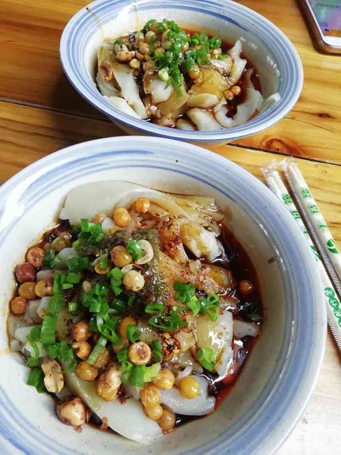 射洪窝子凉粉-"就是街面很小一个店口,第一次吃了下冰粉,.