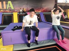 -嘿哟动霸CHUA·新潮玩运动娱乐中心·蹦床滑冰团建乐园