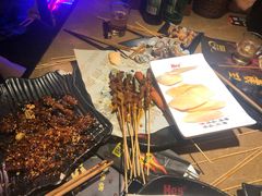 -何师烧烤·香辣蟹·川菜·30年老品牌(太古里旗舰店)