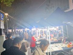 -吴山路夜市