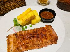 西贡炭烧猪颈肉配菠萝-美奈小馆·越南料理(中航城君尚购物中心店)
