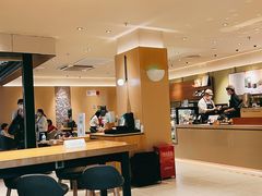 大堂-星巴克臻选(上海中环广场2F店)
