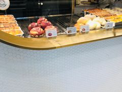 面包甜点陈列柜-Yearn Tours妍图(昆山万象汇店)