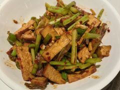 -阿瓦山寨·湘菜现炒·剁椒鱼头王(咸阳总店)