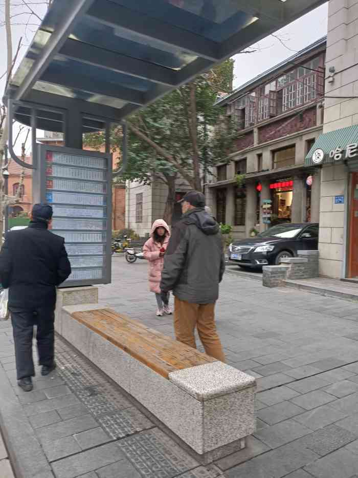 胜利街一元路车站"胜利街(武汉 是中国湖北省武汉市江岸.