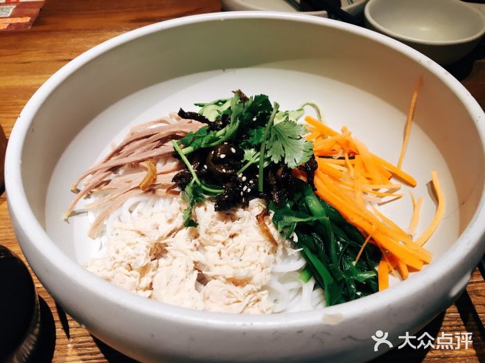 云海肴云南菜(静安大悦城店)鸡丝凉米线图片