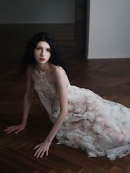 -艾米丽婚纱礼服