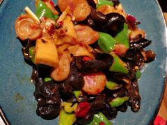 -耶里夏丽·丝路国际新疆菜·清真食品(徐汇南丹东路臻选店)