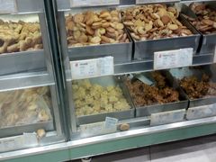 面包甜点陈列柜-上海哈尔滨食品厂(淮海中路店)