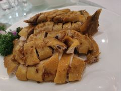 招牌咸香鸡-东江渔村·古典园林·30年粤菜老字号(太和店)