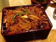 烤牛肉盖饭-桃屋日本料理(清华科技园店)