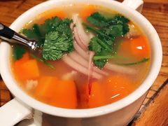 羊肉汤-阿里家·新疆烤肉酒場 by MIG