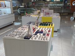 -J-Optical佳视明眼镜·蔡司视觉(青岛金茂览秀城店)