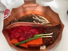 -墨居上隐·院子里火锅(峨眉店)