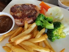 -Green Tree Rest. & Pub