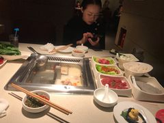 -海底捞火锅鲜切牛肉主题店(长寿路店)