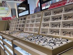 -美式眼镜·授权蔡司.依视路.尼康.豪雅.明月(南翔印象城店)