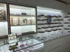-翰佐蔡司小乐圆·依视路星趣控·暴龙眼镜折扣店