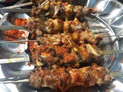 -烤肉小伙烤肉店
