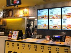 -麦当劳(深圳北站B2检票口楼上)