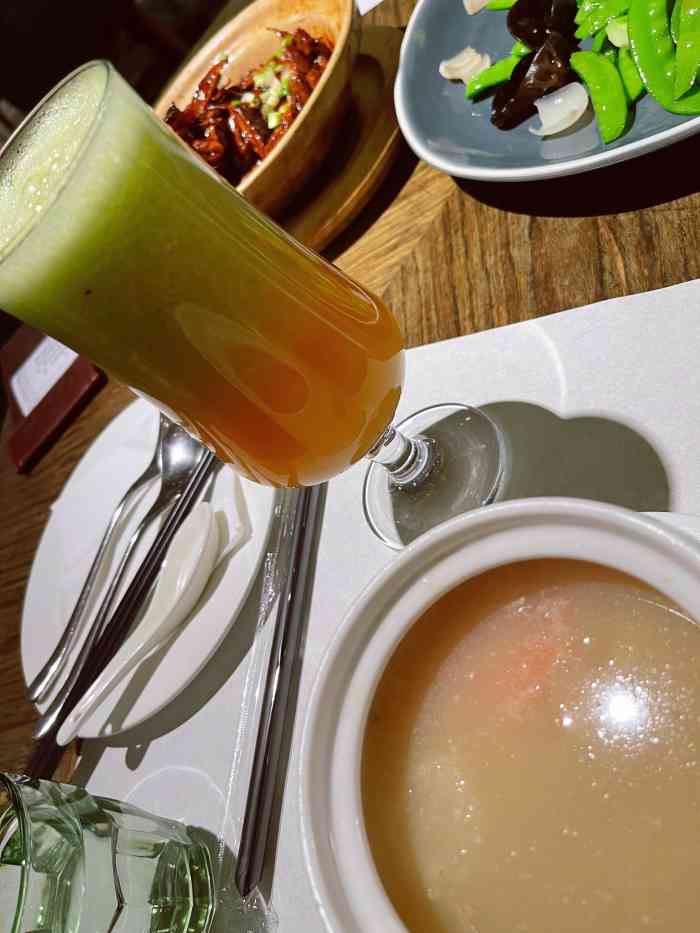 港丽餐厅(西单大悦城店)-"亲爱的老公生日.请他好好享受一把.算是犒.