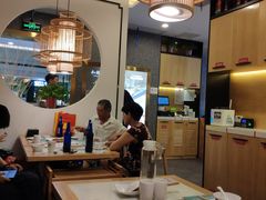 大堂-和福顺牛肉大虾焖锅自助(宝业店)