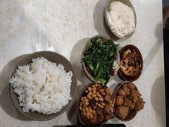 -董哥山城碗碗香(美专校街店)