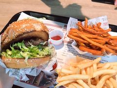-The Habit Burger Grill 哈比特汉堡(复兴soho店)