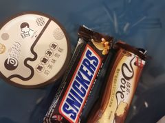 -全家便利店(秀沿路店)