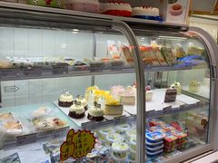 面包甜点陈列柜-一鸣真鲜奶吧(中央花园店)