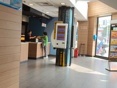 -麦当劳(乳山路店)