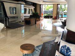 -皇马海口湾海景酒店(万绿园秀英港店)