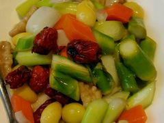 鲜核桃碧炒素丁-至潮餐厅精致粤菜·活鲈鱼·走地鸡(珠江新城店)