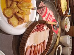 -锅飘飘·东北铁锅炖(雨花客厅店)