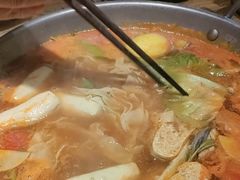 -野山舂·贵州现舂酸汤火锅(鸿通城店)