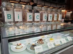 面包甜点陈列柜-fishtank鱼缸咖啡(三山街店)