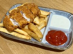 英式炸鱼配宽薯-HELLO 27 意面·沙拉·帕尼尼