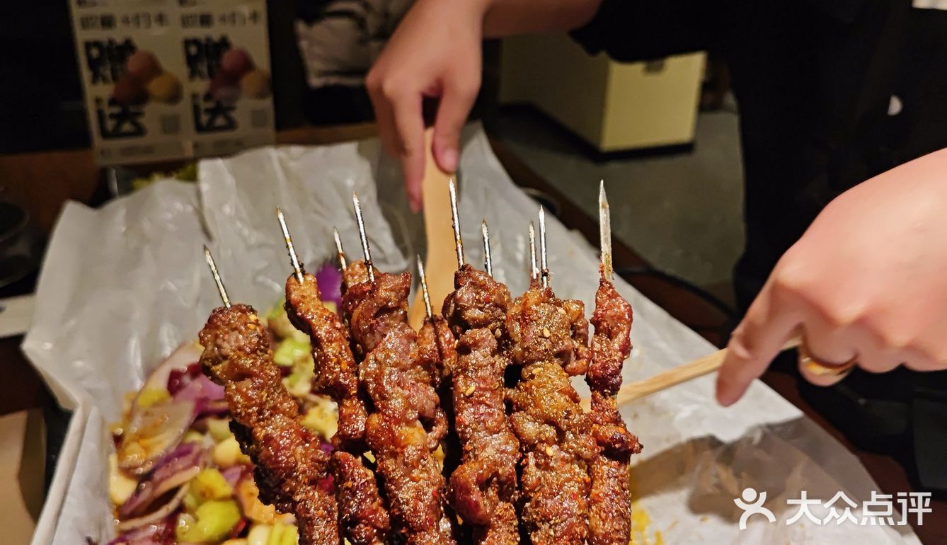 生活不仅有诗与远方~还🈶烤鱼酒馆！