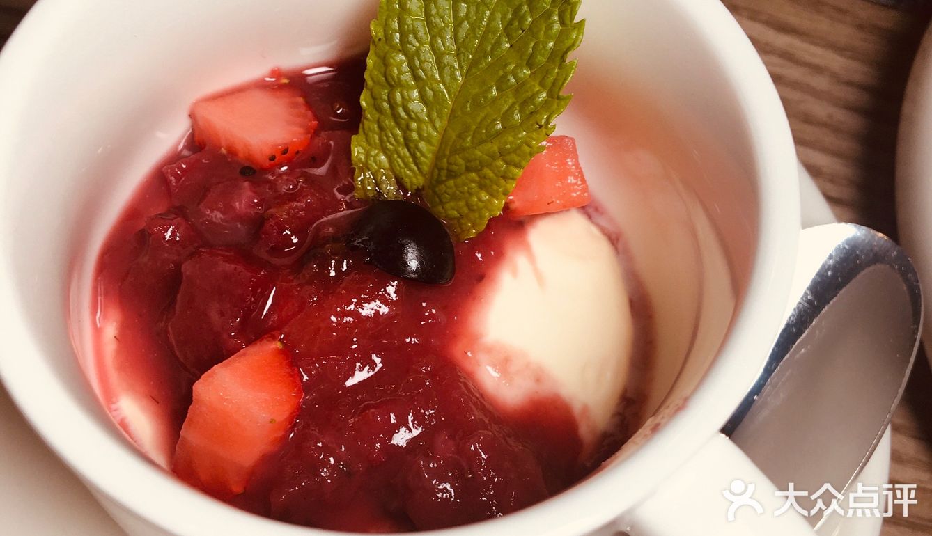 华尔道夫酒店后花园｜外滩精致美味