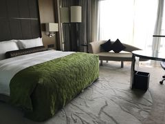 -上海滴水湖皇冠假日酒店