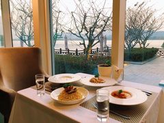 靠窗位-望海·帆船主题咖啡厅•品茗下午茶(石湖景区店)