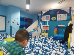 -孩子王童乐园(西安盛龙店)