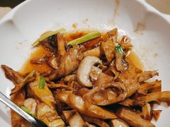 春笋烧口蘑-京味斋·北京烤鸭(北京南站洋桥店)