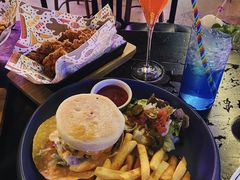 -Famous肥猫墨西哥音乐餐吧(五棵松华熙LIVE店)