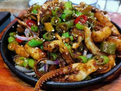 铁板鱿鱼-八张桌子(老店)
