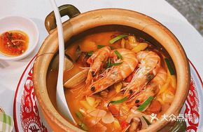 Signature Stir-Fried Seafood Tom Yum