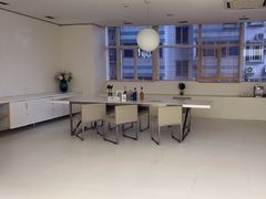 -卡罗酒店(东门晒布地铁站店)