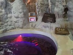 -泉城欧乐堡戏水湾艺术养生温泉