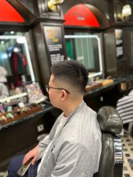 -海文先生国潮烫染男士理发馆
